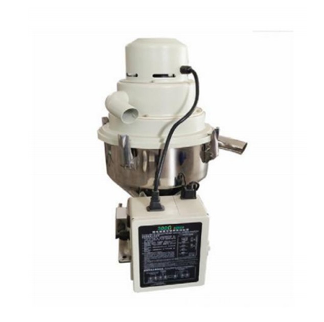 Vacuum feeding machine